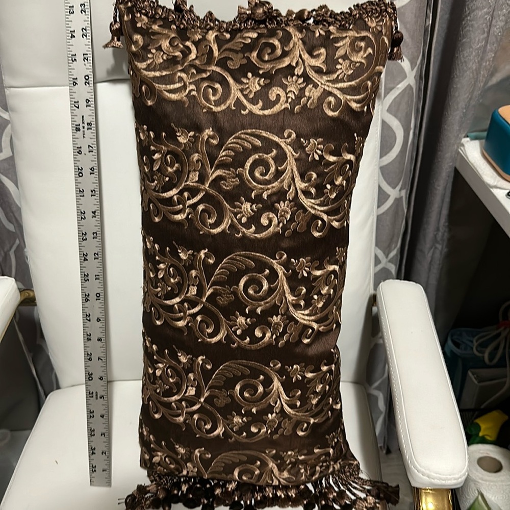 Pillow - Picture 8 of 8